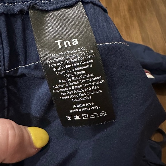 Aritzia TNA speed jogger navy, red, and white stripe size large - Picture 3 of 10